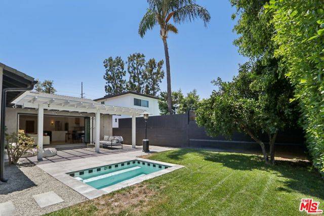 Sherman Oaks, CA 91423,13117 Magnolia Boulevard