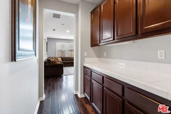 Eastvale, CA 92880,7915 Saddletree Court