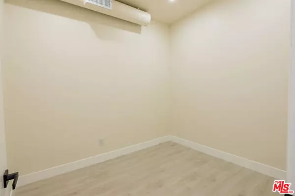 Northridge (los Angeles), CA 91324,19350 Business Center Drive