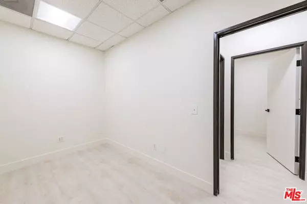 Northridge (los Angeles), CA 91324,19350 Business Center Drive