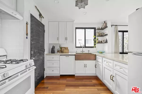 Venice (los Angeles), CA 90291,2412 Ocean Avenue #4