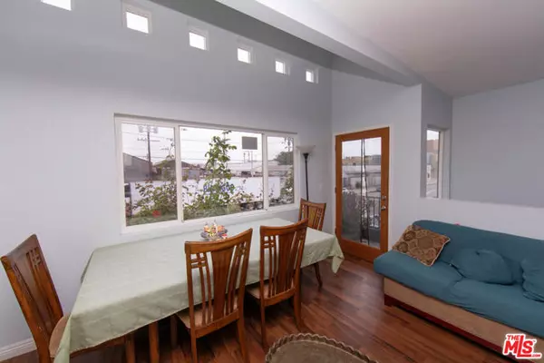 Los Angeles, CA 90003,8703 S San Pedro Street #1/2
