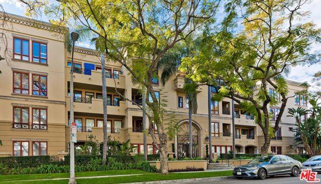 411 N Oakhurst Drive #106, Beverly Hills, CA 90210