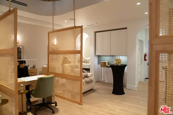 421 N Rodeo Drive, Beverly Hills, CA 90210