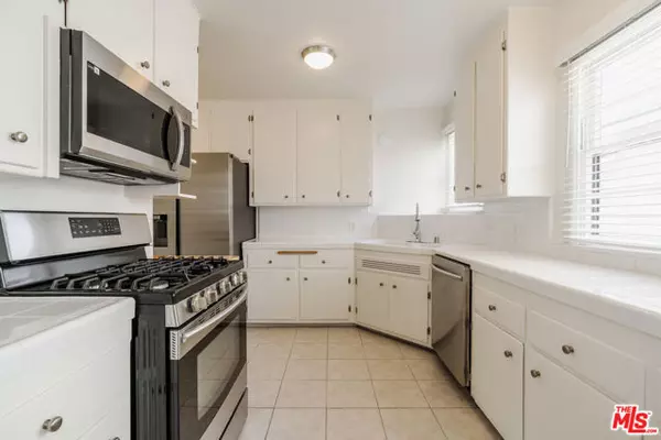 Los Angeles, CA 90066,12800 STANWOOD Drive