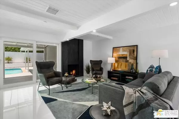 Palm Springs, CA 92264,555 S Roxbury Drive