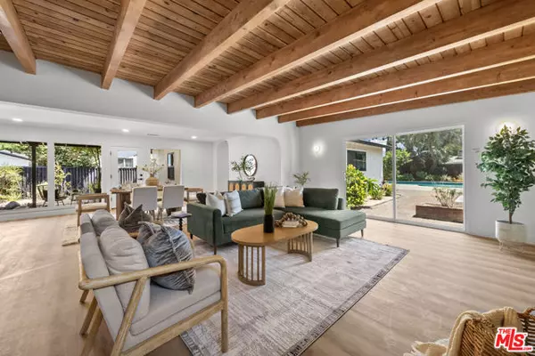 Van Nuys (los Angeles), CA 91405,6924 Colbath Avenue