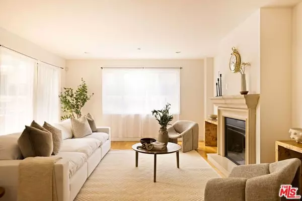 Los Angeles, CA 90048,325 Arnaz Drive #304