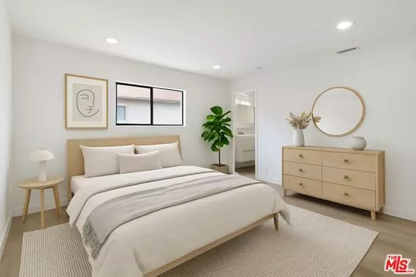 Tarzana (los Angeles), CA 91356,18445 Hatteras Street #102