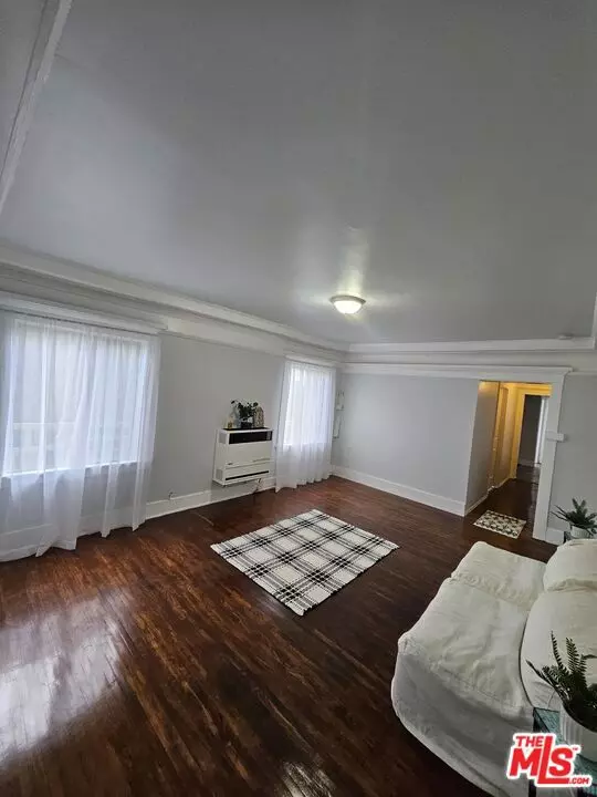 Los Angeles, CA 90007,2932 S Normandie Avenue