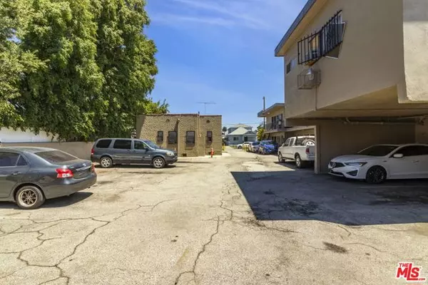 Los Angeles, CA 90044,820 W 95th Street