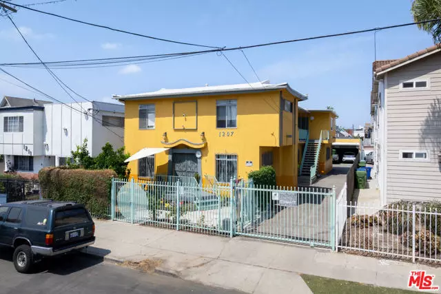Los Angeles, CA 90006,1207 S Catalina Street