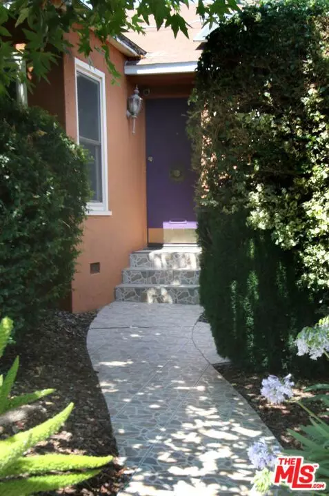 Los Angeles, CA 90019,1807 Cochran Place