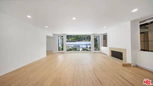 Los Angeles, CA 90024,539 Levering Avenue