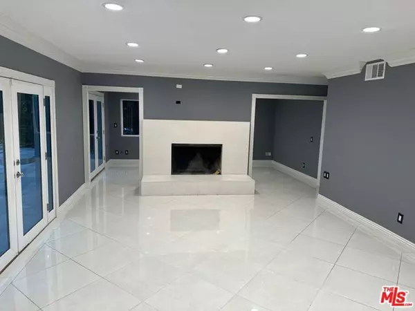 Encino (los Angeles), CA 91316,18162 Sweet Elm Drive