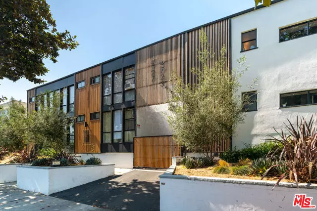 Los Angeles, CA 90004,4723 Beverly Boulevard