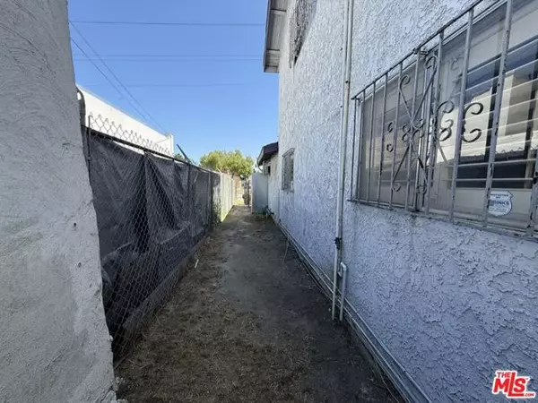 Los Angeles, CA 90003,342 E 98th Street
