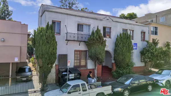 Los Angeles, CA 90018,2651 S Manhattan Place