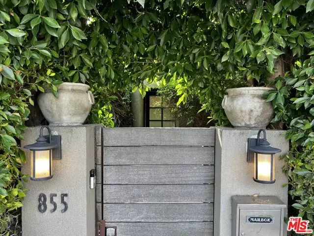 855 N Sweetzer Avenue, West Hollywood, CA 90069