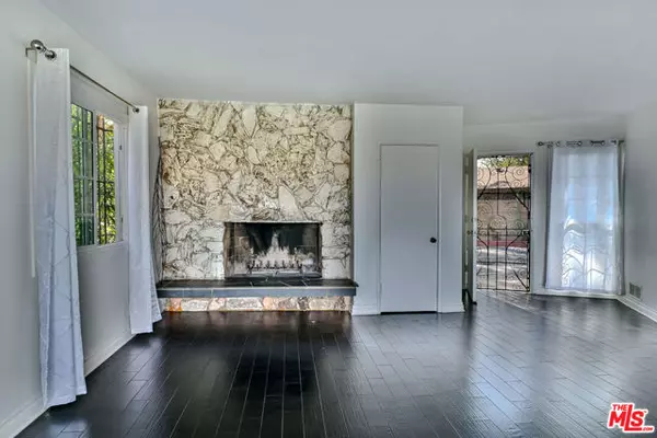 Los Angeles, CA 90068,2536 Vasanta Way