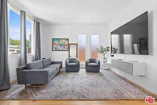 Los Angeles, CA 90039,3170 Glenmanor Place