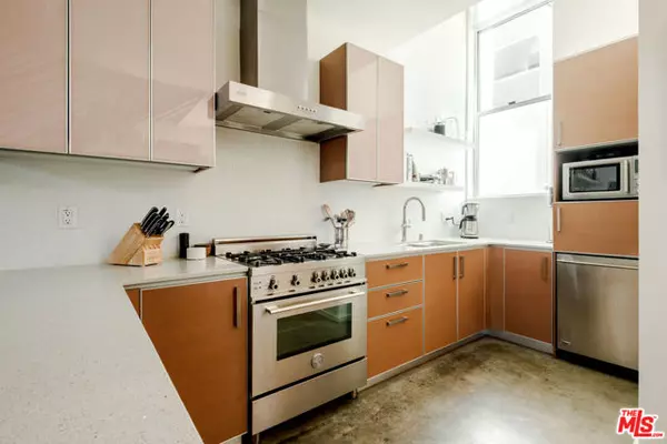 West Hollywood, CA 90046,1220 N Orange Grove Avenue #6