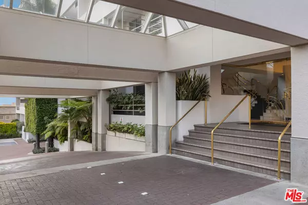 West Hollywood, CA 90069,1131 Alta Loma Road #412