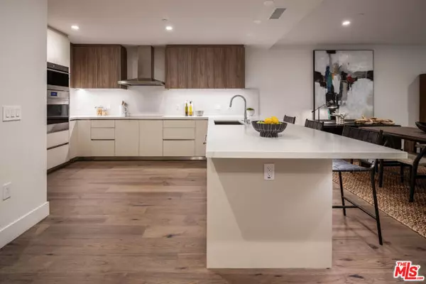 Los Angeles, CA 90048,411 S Hamel Road #108