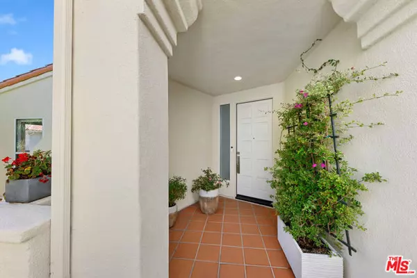 Malibu, CA 90265,6481 Zuma View Place #109