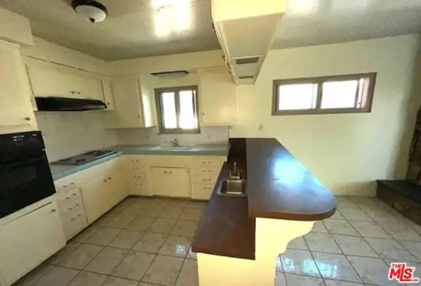 Inglewood, CA 90301,628 S Osage Avenue #8