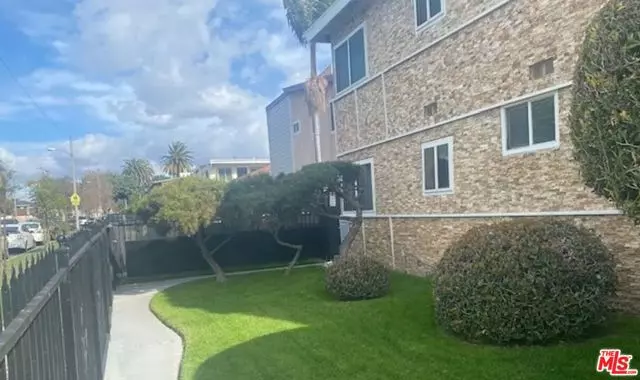 Inglewood, CA 90301,628 S Osage Avenue #8