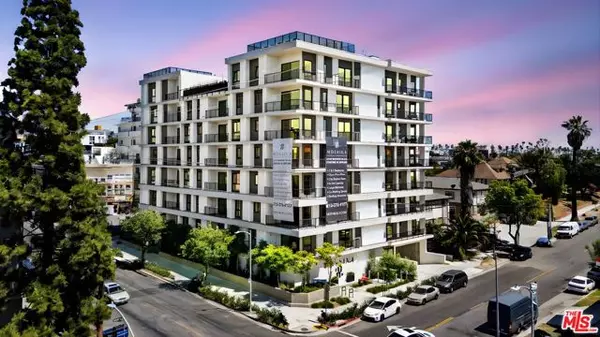 Los Angeles, CA 90006,904 S New Hampshire Avenue #201