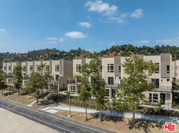 Los Angeles, CA 90039,2724 N Rana Way