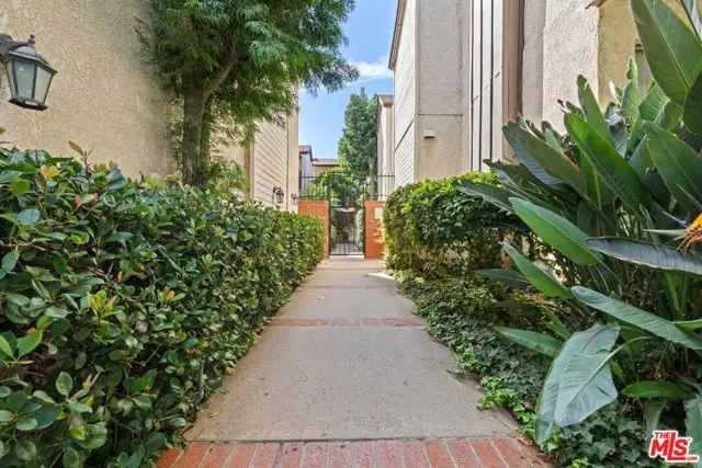 14960 Victory Boulevard #102, Van Nuys (los Angeles), CA 91411