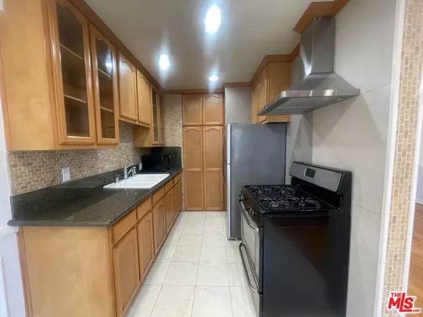 West Hollywood, CA 90046,1126 N Formosa Avenue #7