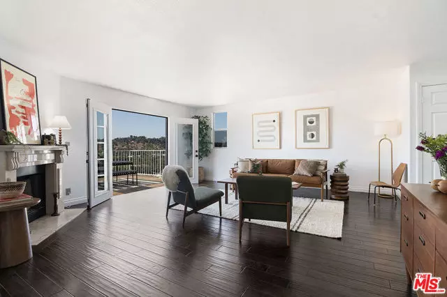 1715 Kemper Street, Los Angeles, CA 90065