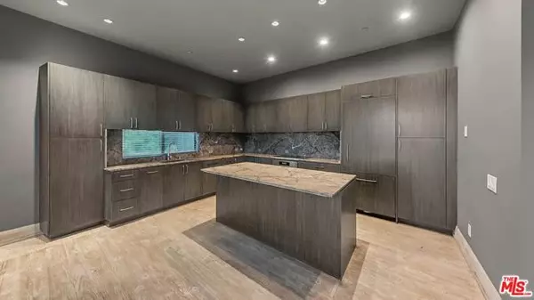 Los Angeles, CA 90069,1600 Viewmont Drive