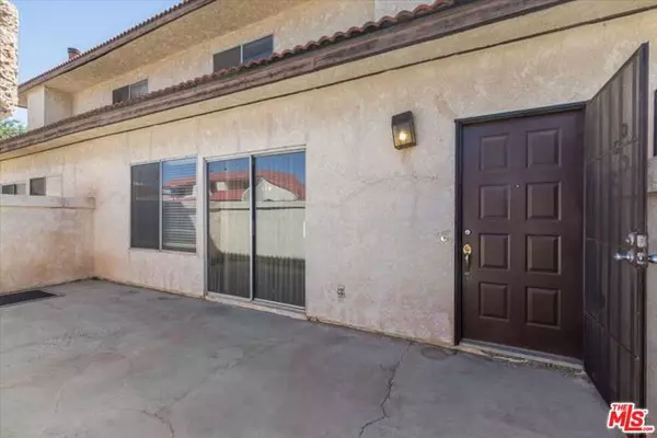 Lancaster, CA 93536,2104 El Domingo Circle