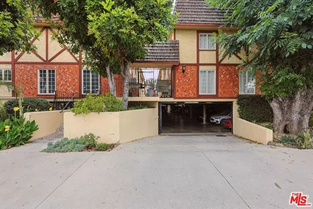 Van Nuys (los Angeles), CA 91405,7422 Hazeltine Avenue #3