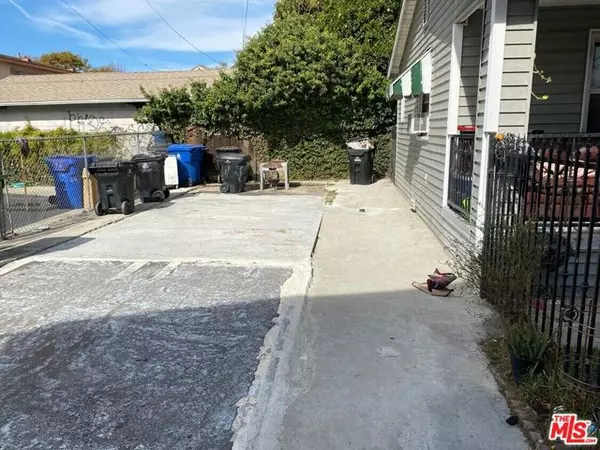 Los Angeles, CA 90037,239 W 43rd Street