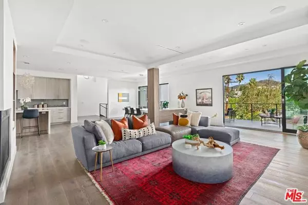 Los Angeles, CA 90068,2311 Vasanta Way