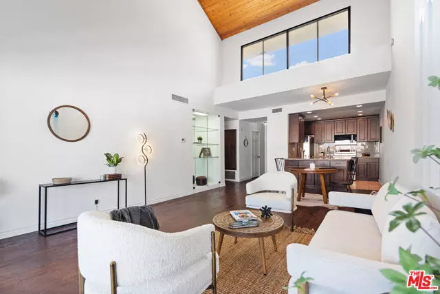 Los Angeles, CA 90057,435 S La Fayette Park Place #311