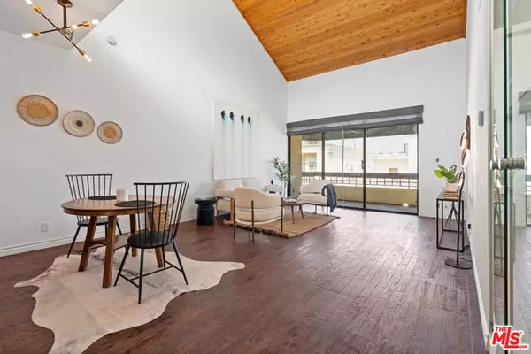 Los Angeles, CA 90057,435 S La Fayette Park Place #311