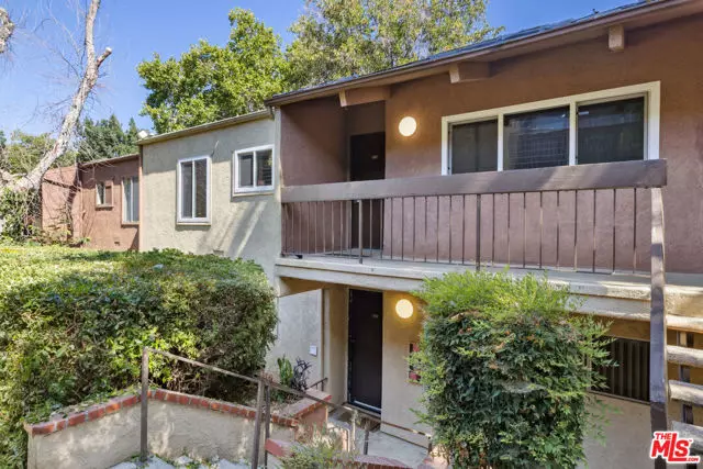 Tarzana (los Angeles), CA 91356,18350 Hatteras Street #248