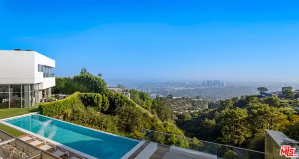 Los Angeles, CA 90069,9362 Nightingale Drive