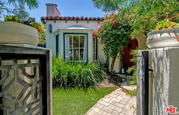 Los Angeles, CA 90048,8260 Oakwood Avenue