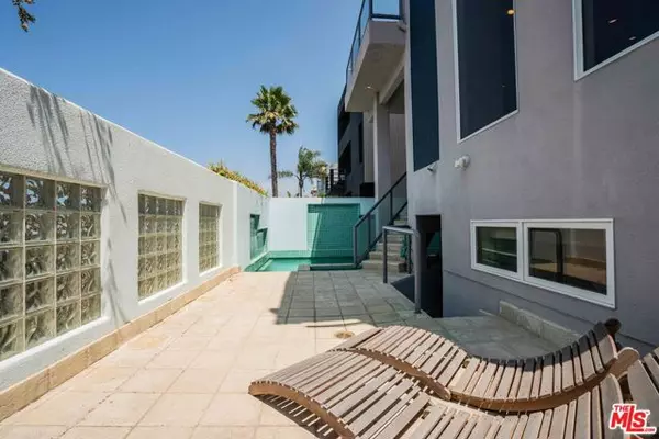 Marina Del Rey, CA 90292,4611 Roma Court