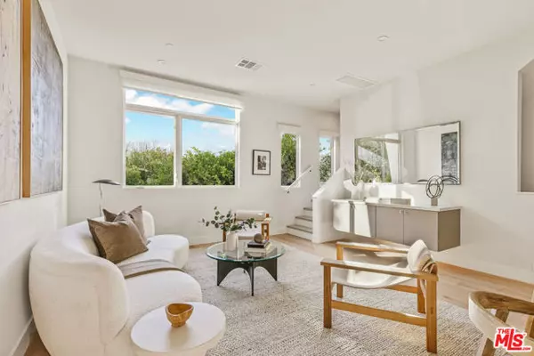 Los Angeles, CA 90066,3230 S Barrington Avenue