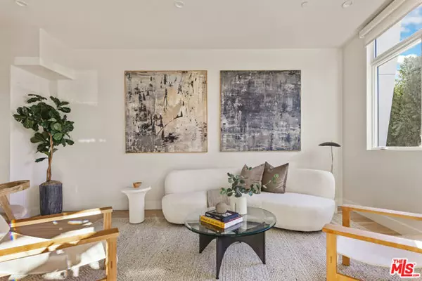 Los Angeles, CA 90066,3230 S Barrington Avenue