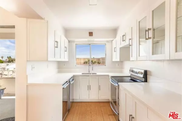 Glendale, CA 91206,330 N Howard Street #311